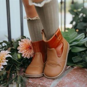 NWOB Wild Wawa Girls sz 6 22 Leather Boots